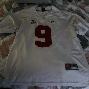 I’m selling this Alabama state jersey still in good condition was never warn